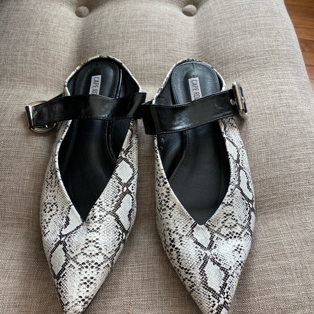 Cape Robbin Zadie 3 Snake slip ons